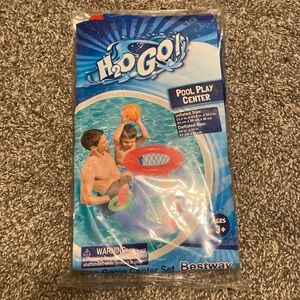 H2O Go! Pool Play Center Basketball/ Ring Toss
